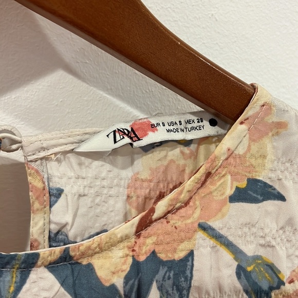 Zara Floral Print Dress Flounce Hem Size S Spring Vacation Victorian - Picture 3 of 5